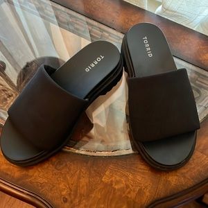 Torrid sandals size 8